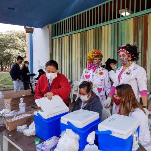 Imagem da notícia REMÉDICOS DO RISO ANIMAM VACINAÇÃO EM JAHU