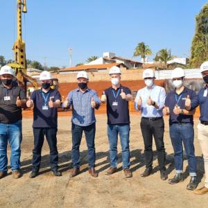 Imagem da notícia PREFEITO VISITA OBRA DO 'TENDA' EM JAHU