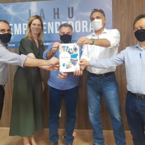 Imagem da notícia PREFEITURA FIRMA PARCERIAS COM O SEBRAE NO LANÇAMENTO DO PROGRAMA 'JAHU EMPREENDEDORA'