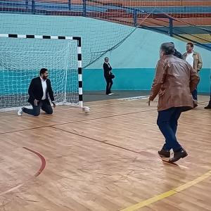 Imagem da notícia REVITALIZAÇÃO DO PISO DO GINÁSIO FLÁVIO DE MELLO É CONCLUÍDA