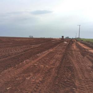 Imagem da notícia JAHU RECUPERA 13 KM DE ESTRADAS RURAIS