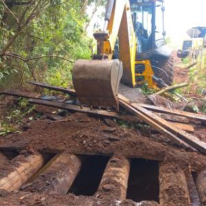 Imagem da notícia PREFEITURA REALIZA OBRAS NA PONTE DO BAIRRO RURAL AVE MARIA