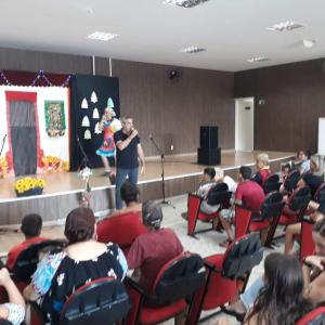 Imagem da notícia NATAL ESPECIAL LEVA TEATRO ÀS FAMÍLIAS DO CILA