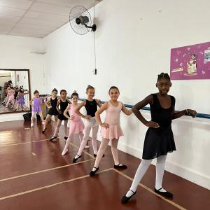 Imagem da notícia AULAS DE BALÉ E DANÇA ESTÃO DE VOLTA