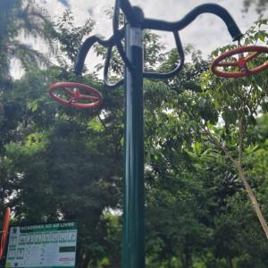 Imagem da notícia PREFEITURA MONTA NOVA ACADEMIA AO AR LIVRE NO JARDIM JORGE ATALLA