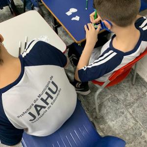 Imagem da notícia EDUCAÇÃO AMBIENTAL É TEMA DE PALESTRA PARA ESTUDANTES DA CAETANO PERLATTI