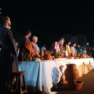 Imagem da notícia VIA SACRA LEVA MILHARES DE PESSOAS AO KARTÓDROMO