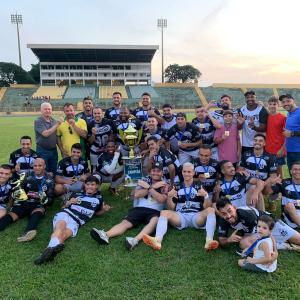 Imagem da notícia MALOCA CONQUISTA O TÍTULO DO CAMPEONATO JAUENSE DE FUTEBOL DA SEGUNDA DIVISÃO