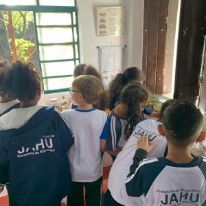 Imagem da notícia ESTUDANTES AMPLIAM CONHECIMENTO NO HORTO