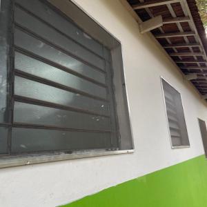 Imagem da notícia PREFEITURA CONCLUI INSTALAÇÃO DE TELAS PROTETORAS EM UNIDADES DE SAÚDE