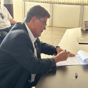 Imagem da notícia PREFEITURA E CONSELHO REGIONAL DE CONTABILIDADE FIRMAM PARCERIA