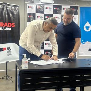 Imagem da notícia PREFEITURA RENOVA CONVÊNIO DO PROGRAMA VIVALEITE COM O GOVERNO DO ESTADO