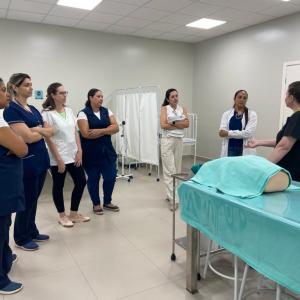 Imagem da notícia ENFERMEIROS SÃO CAPACITADOS PARA REALIZAR SONDAGEM VESICAL