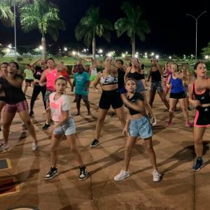 Imagem da notícia AGITA VERÃO CHEGA AO FIM COM MUITA DANÇA NO LAGO DO SILVÉRIO