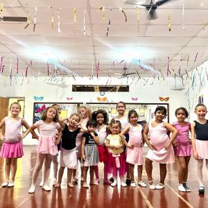 Imagem da notícia AULAS DE BALÉ NO RITMO DO CARNAVAL
