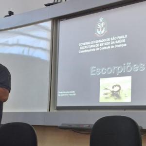 Imagem da notícia SERVIDORES PARTICIPAM DE CAPACITAÇÃO SOBRE ANIMAIS PEÇONHENTOS