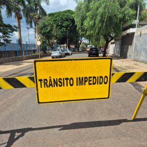 Imagem da notícia PREFEITURA REALIZA INSTALAÇÃO DE SARJETÃO NA REGIÃO DA ETEC