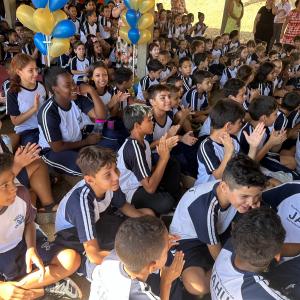 Imagem da notícia PELO TERCEIRO ANO SEGUINDO, PREFEITURA REALIZA ENTREGA KITS DE MATERIAIS E UNIFORMES ESCOLARES PARA ALUNOS DA REDE MUNICIPAL
