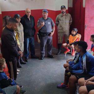 Imagem da notícia MAIO AMARELO: PREFEITURA REALIZA ATIVIDADES JUNTO AOS ALUNOS DO INFORMATIBOLA E DA EMEF LAUDELINO DE ABREU