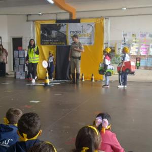 Imagem da notícia MAIO AMARELO: PREFEITURA REALIZA ATIVIDADES JUNTO AOS ALUNOS DO INFORMATIBOLA E DA EMEF LAUDELINO DE ABREU