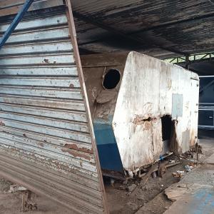 Imagem da notícia PREFEITURA REMOVE TRAILER ABANDONADO NO BECO