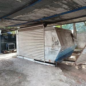 Imagem da notícia PREFEITURA REMOVE TRAILER ABANDONADO NO BECO