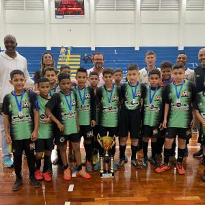 Imagem da notícia DEFINIDOS OS CAMPEÕES DO FUTSAL SUB-9 E SUB-11