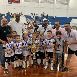 Imagem da notícia DEFINIDOS OS CAMPEÕES DO FUTSAL SUB-9 E SUB-11