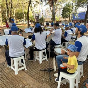 Imagem da notícia FIM DE SEMANA COM CINEMA NOS BAIRROS E BANDA CARLOS NO JARDIM DE BAIXO