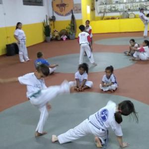 Imagem da notícia Prefeitura incentiva a prática da capoeira por meio da escolinha de iniciação
