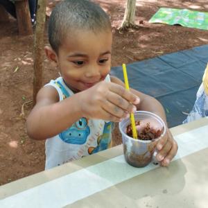 Imagem da notícia HORTO MUNICIPAL: ADULTOS E CRIANÇAS VIVEM MOMENTOS DE ENCANTAMENTO