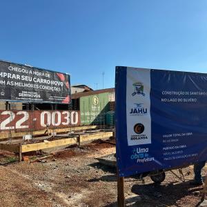Imagem da notícia +UMAOBRADAPREFEITURA: INICIADAS AS OBRAS DE CONSTRUÇÃO DOS BANHEIROS DO LAGO DO SILVÉRIO