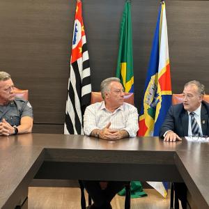 Imagem da notícia PREFEITURA DEBATE MELHORIAS NA SEGURANÇA PÚBLICA