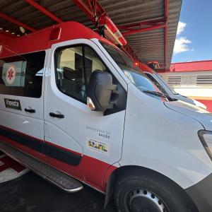 Imagem da notícia PREFEITURA RECEBE NOVAS AMBULÂNCIAS PARA O SAMU