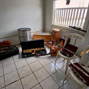 Imagem da notícia APRENDIZAGEM EM RITMO MUSICAL: ESTUDANTES DA EE NICOLAU PIRÁGINE VISITAM 