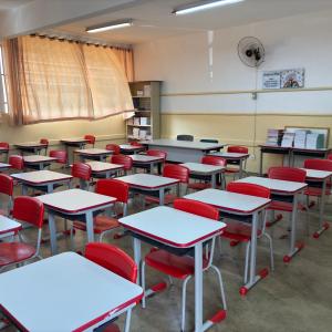 Imagem da notícia ESCOLAS MUNICIPAIS RECEBEM AÇÕES DE PINTURA E REVITALIZAÇÃO