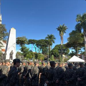 Imagem da notícia MEMÓRIA E ORGULHO: JOÃO RIBEIRO DE BARROS É HOMENAGEADO POR SEU VOO HISTÓRICO!