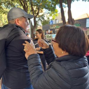 Imagem da notícia MAIS DE 500 PESSOAS VÃO À PRAÇA TOMAR VACINA CONTRA GRIPE
