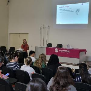 Imagem da notícia PROFISSIONAIS DA SAÚDE SE CAPACITAM PARA MELHORAR ATENDIMENTO
