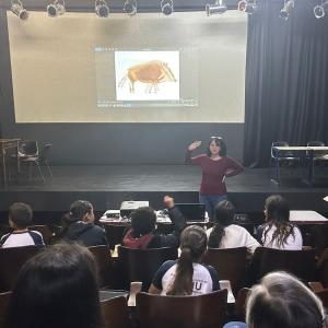Imagem da notícia CRIANÇAS ESTIMULAM A CRIATIVIDADE COM TEATRO DE SOMBRAS ANIMADO