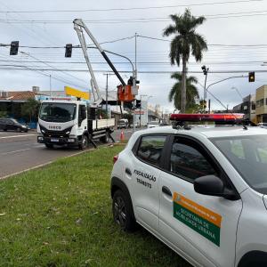 Imagem da notícia PREFEITURA REALIZA TESTES EM NOVOS SEMÁFOROS DA CIDADE