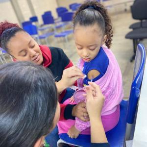 Imagem da notícia VACINAÇÃO NAS ESCOLAS CONTRA GRIPE: EM 8 DIAS MAIS DE 1200 PESSOAS SÃO VACINADAS