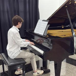 Imagem da notícia AUDIÇÃO DE CANTO E PIANO ABRE FESTIVAL DE INVERNO 2025