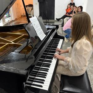 Imagem da notícia AUDIÇÃO DE CANTO E PIANO ABRE FESTIVAL DE INVERNO 2025