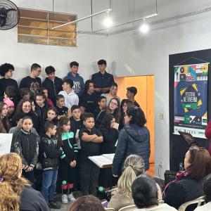 Imagem da notícia NOITE BONITA COM APRESENTAÇÃO DE ALUNOS DO GURI