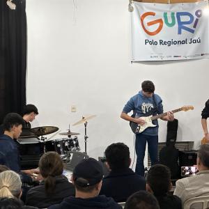 Imagem da notícia NOITE BONITA COM APRESENTAÇÃO DE ALUNOS DO GURI