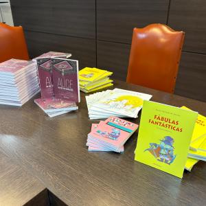 Imagem da notícia PREFEITURA DISTRIBUI LIVROS PARA ALUNOS DA REDE MUNICIPAL