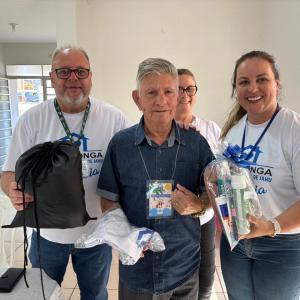 Imagem da notícia PREFEITURA LEVA MORADORES DA VILA DIGNIDADE À PRAIA