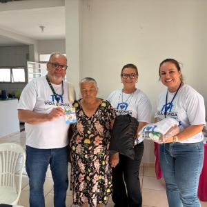 Imagem da notícia PREFEITURA LEVA MORADORES DA VILA DIGNIDADE À PRAIA