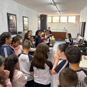 Imagem da notícia ALUNOS VISITAM O CINE MUNICIPAL